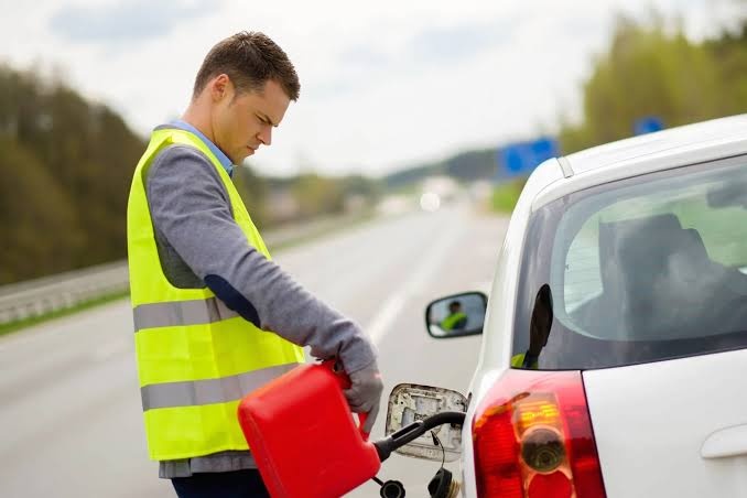 Fuel delivery roadside service